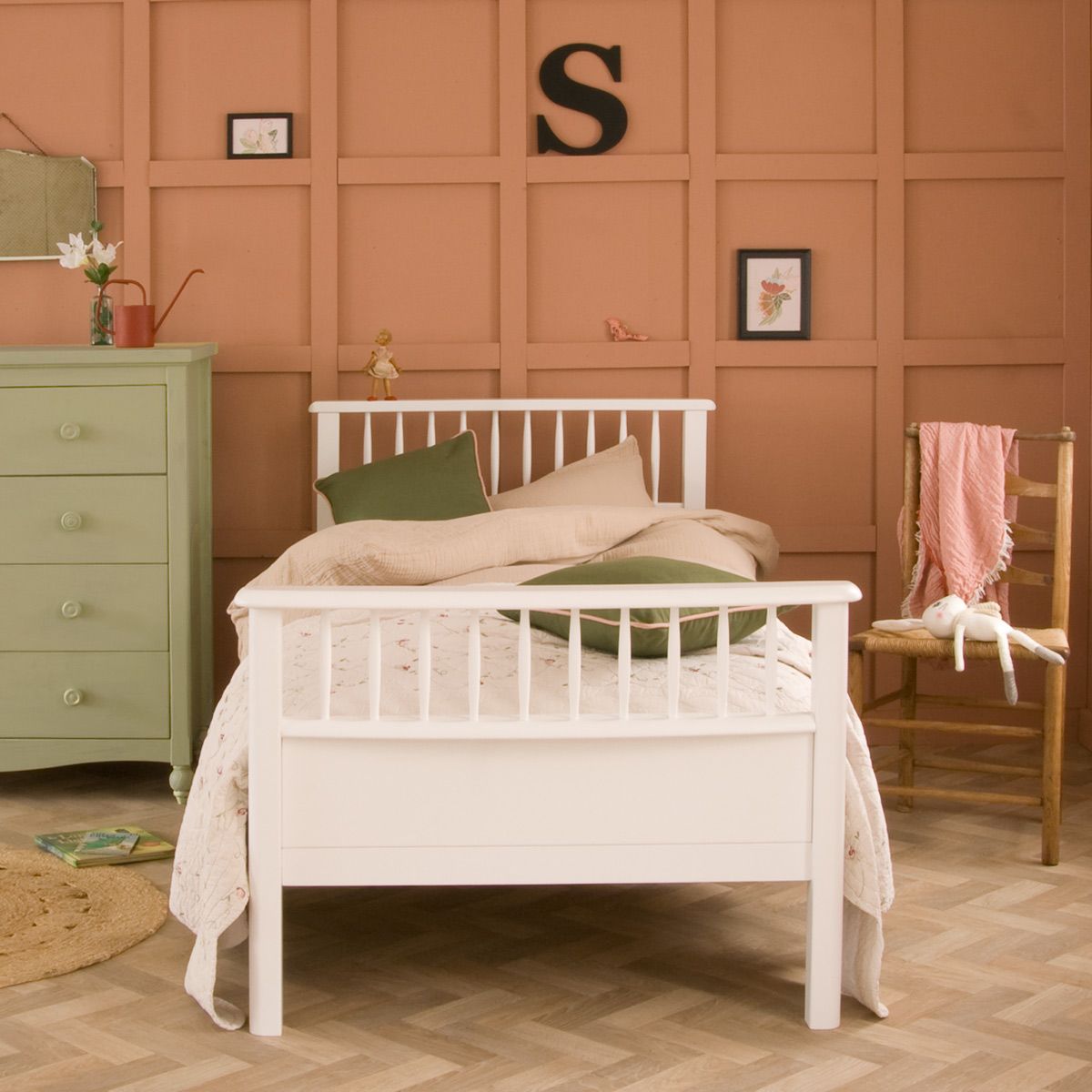 Bowood Single Bed in Pure White